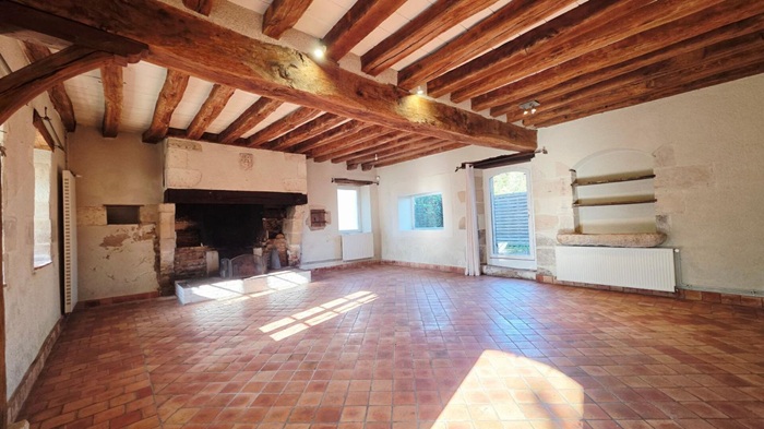 achat vente Propriété de Caractère a vendre  restauré , appartement indépendant Marmagne ,  au calme CHER CENTRE