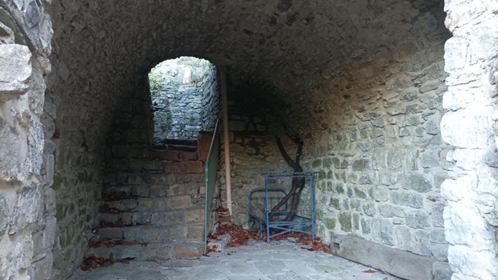 achat vente Ensemble de trois maisons anciennes a vendre  , terrasse Les Vans , à 10 mn, hameau authentique et calme, vue panoramique ARDECHE RHONE ALPES