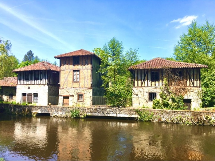 achat vente Moulin a vendre  , 4 moulins XIIème  Saint-Léonard-de-Noblat , à 20 mn Limoges, environnement calme, verdoyant HAUTE VIENNE LIMOUSIN