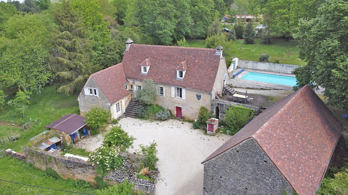 achat vente Ancien Corps de ferme a vendre  , dépendance, piscine La Chapelle-Aubareil , 11 kms Montignac Lascaux, 18 kms Sarlat DORDOGNE AQUITAINE
