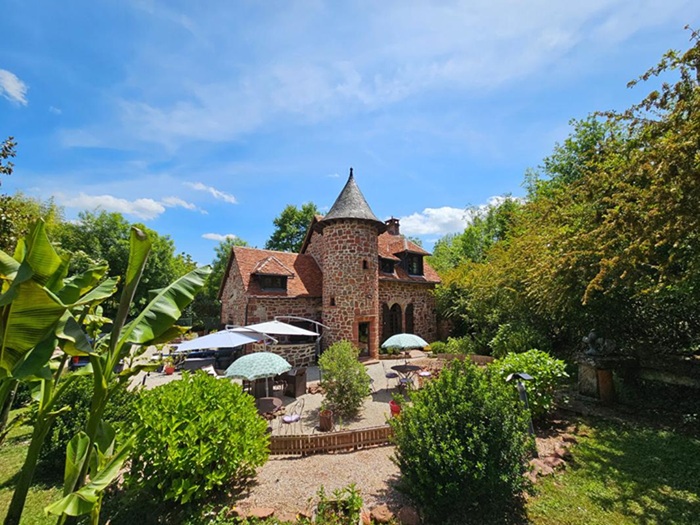 achat vente Moulin a vendre  , gîte ancien pigeonnier Collonges-la-Rouge , un des plus beaux villages de France CORREZE LIMOUSIN