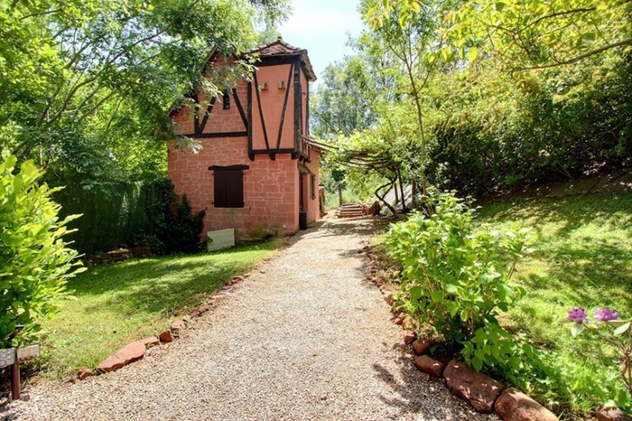 achat vente Moulin a vendre  , gîte ancien pigeonnier Collonges-la-Rouge , un des plus beaux villages de France CORREZE LIMOUSIN