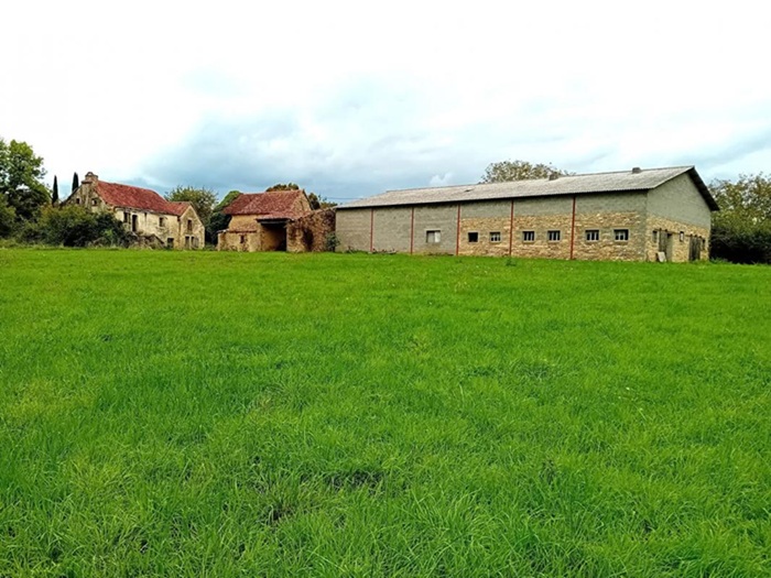 achat vente Ancienne Ferme a vendre  à restaurer , dépendances Caylus , à 10 mn, belle vue dégagée sur la campagne TARN ET GARONNE MIDI PYRENEES
