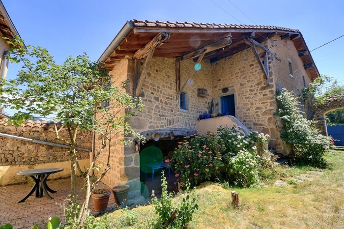 achat vente Maison en pierre a vendre  à finir de restaurer , dépendances Tramayes , au coeur d'un hameau paisible, environnement calme et prés SAONE ET LOIRE BOURGOGNE