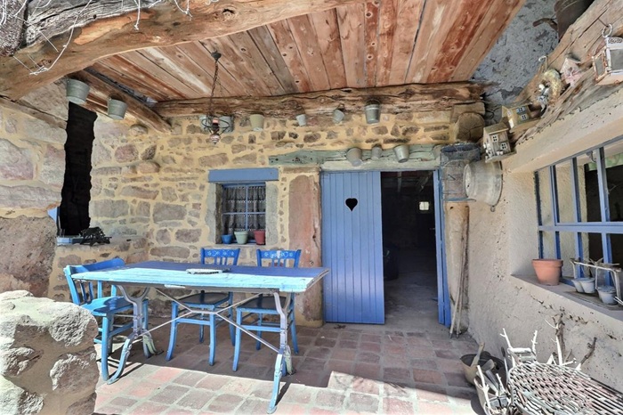 achat vente Maison en pierre a vendre  à finir de restaurer , dépendances Tramayes , au coeur d'un hameau paisible, environnement calme et prés SAONE ET LOIRE BOURGOGNE