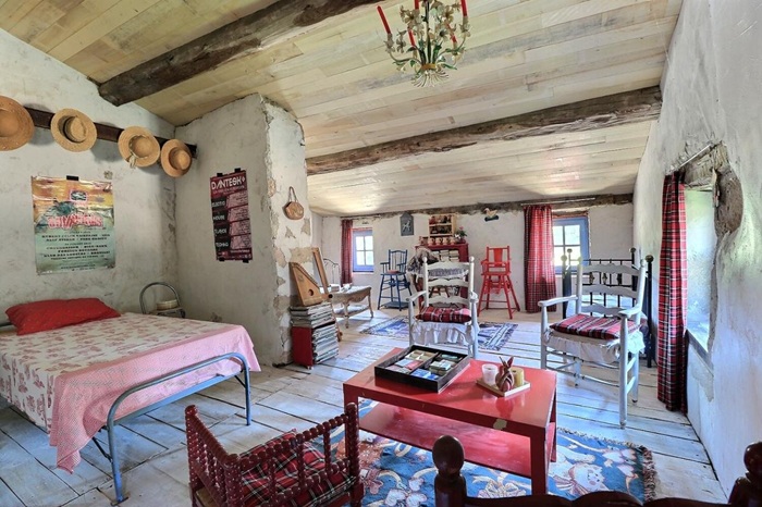 achat vente Maison en pierre a vendre  à finir de restaurer , dépendances Tramayes , au coeur d'un hameau paisible, environnement calme et prés SAONE ET LOIRE BOURGOGNE