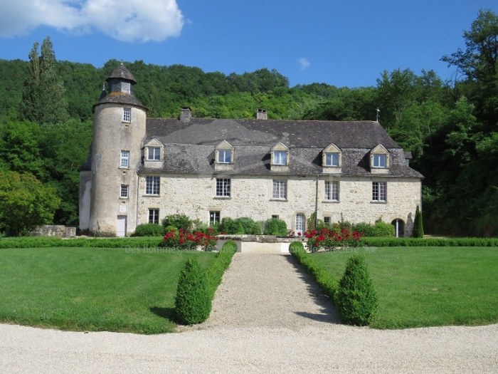 achat vente Château rustique a vendre  , dépendances, maison d'amis Montignac  DORDOGNE AQUITAINE