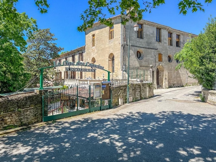 achat vente Ancien Couvent a vendre  tranformé en hôtel , chapelle Barjac , coeur de ville historique GARD LANGUEDOC ROUSSILLON