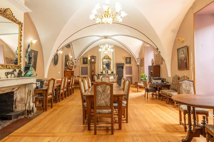 achat vente Ancien Couvent a vendre  tranformé en hôtel , chapelle Barjac , coeur de ville historique GARD LANGUEDOC ROUSSILLON