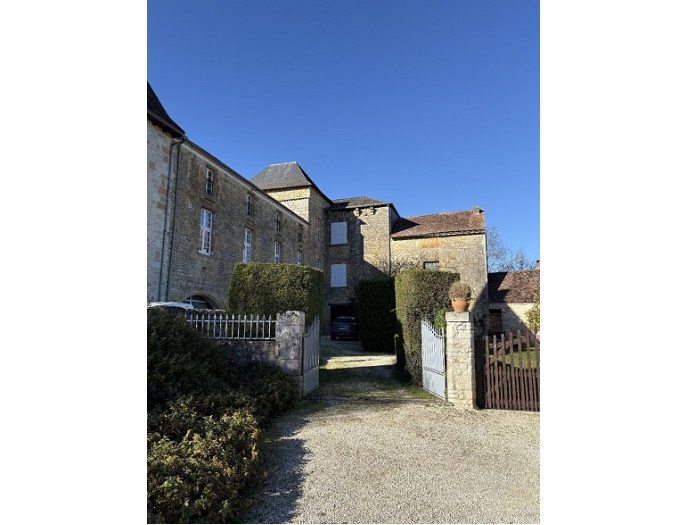achat vente Château rustique a vendre  , piscine Saint-Ourse  DORDOGNE AQUITAINE