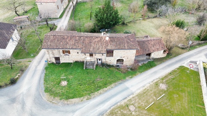 achat vente Authentique Longère a vendre  restaurée , dépendance Lentillac-Saint-Blaise , à 10 km de Figeac, au calme dans hameau LOT MIDI PYRENEES