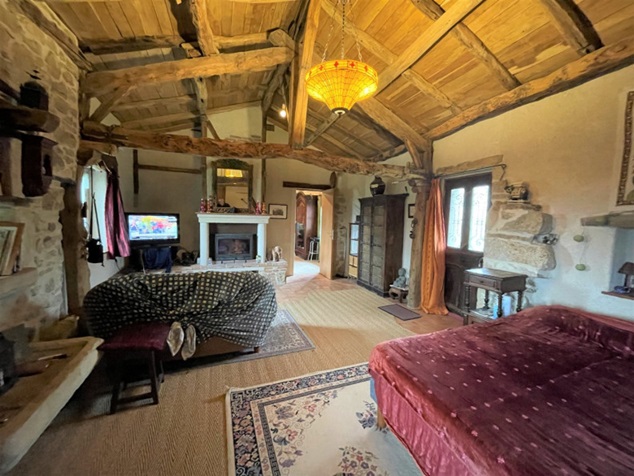 achat vente Authentique Longère a vendre  restaurée , dépendance Lentillac-Saint-Blaise , à 10 km de Figeac, au calme dans hameau LOT MIDI PYRENEES