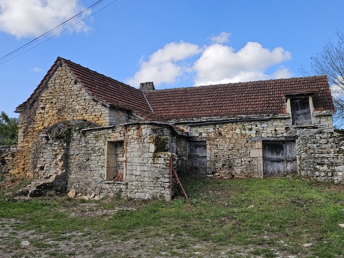 achat vente Ancien Corps de ferme a vendre  à restaurer , dépendances Salvagnac-Cajarc , à 5 km, dans un hameau du Causse AVEYRON MIDI PYRENEES