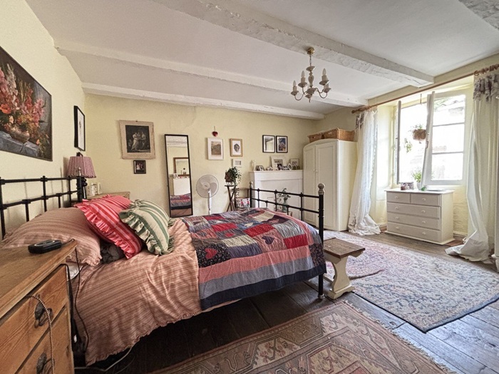 achat vente Maison ancienne de caractère a vendre  en pierre , dépendances Nanteuil-en-vallée , villages les plus pittoresques et recherchés de la Charent CHARENTE POITOU CHARENTES