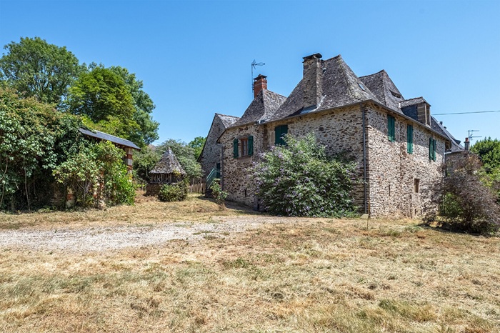 achat vente Demeure Authentique a vendre  , dépendances, puits Allassac , environnement paisible, vue dégagée CORREZE LIMOUSIN