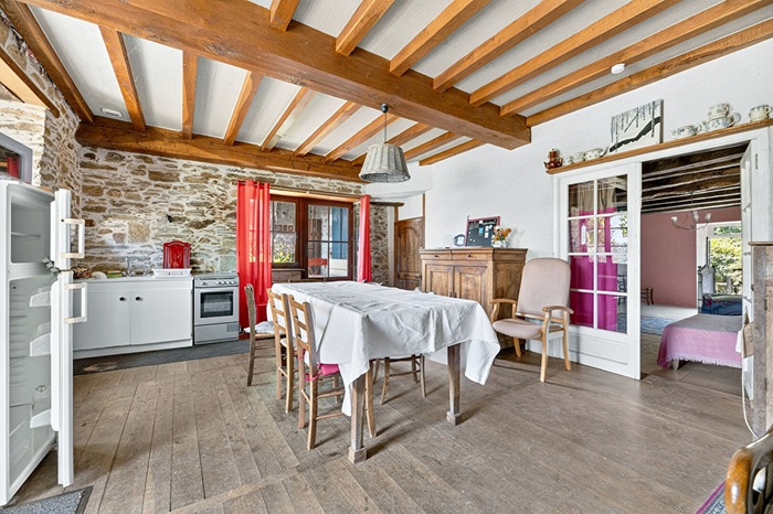 achat vente Demeure Authentique a vendre  , dépendances, puits Allassac , environnement paisible, vue dégagée CORREZE LIMOUSIN