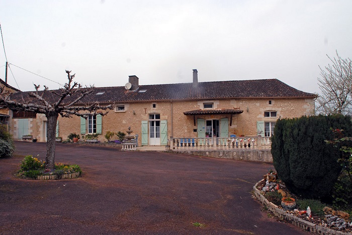 achat vente Corps de ferme a vendre  , piscine Entre Périgueux et Mussidan  DORDOGNE AQUITAINE