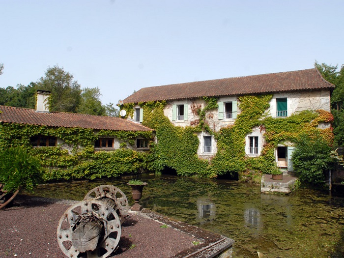 achat vente Moulin a vendre  , piscine Proche Bourdeilles  DORDOGNE AQUITAINE