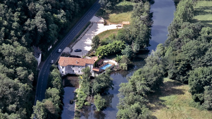 achat vente Moulin a vendre  , piscine Proche Bourdeilles  DORDOGNE AQUITAINE