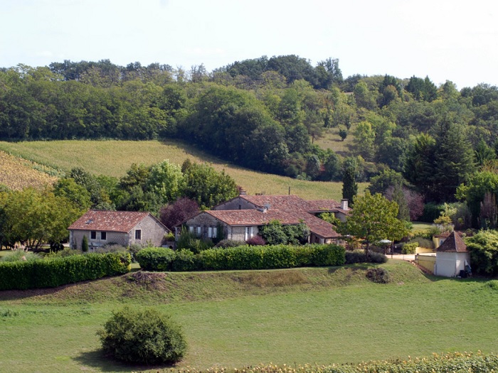 achat vente Propriété rustique a vendre  , dépendances Bertric Burée  DORDOGNE AQUITAINE