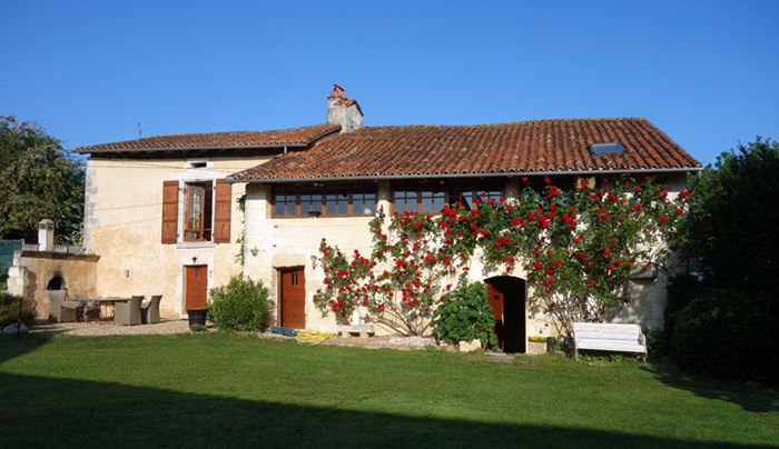 achat vente Domaine de Caractère a vendre  , dépendances, gîte, piscine Verteillacois , à 1h env. Angoulême (TGV) DORDOGNE AQUITAINE