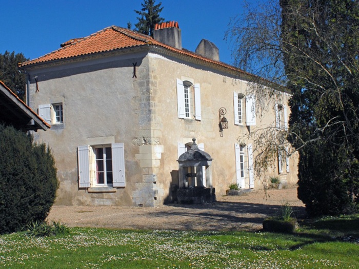 achat vente Maison de Maître a vendre  , dépendances, piscine Douchapt , à 20 mn Périgueux, en campagne sans nuisances DORDOGNE AQUITAINE