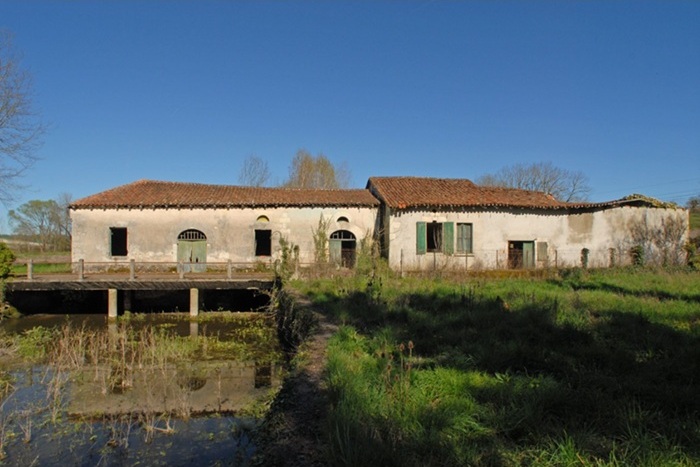 achat vente Ancien Moulin a vendre  à restaurer , dépendances Courlac ,  entre Chalais et Montmoreau CHARENTE POITOU CHARENTES