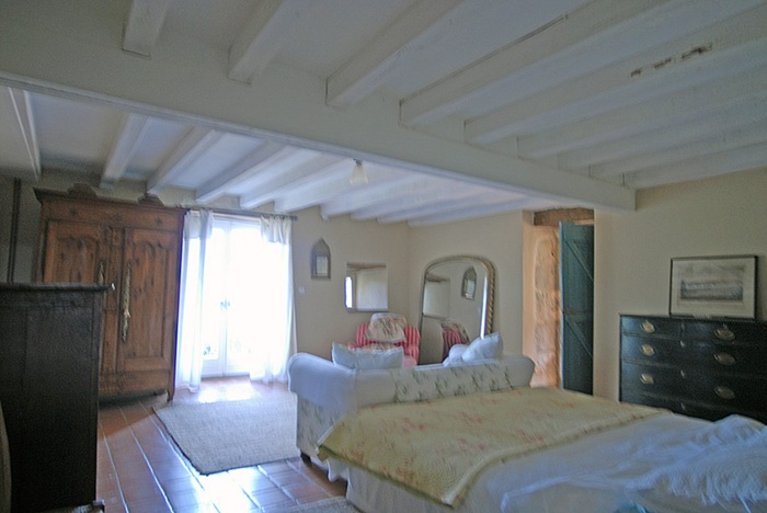 achat vente Gentilhommière  a vendre  , dépendances, piscine Bertric-burée , au bout d’un chemin privé, avec vue  DORDOGNE AQUITAINE